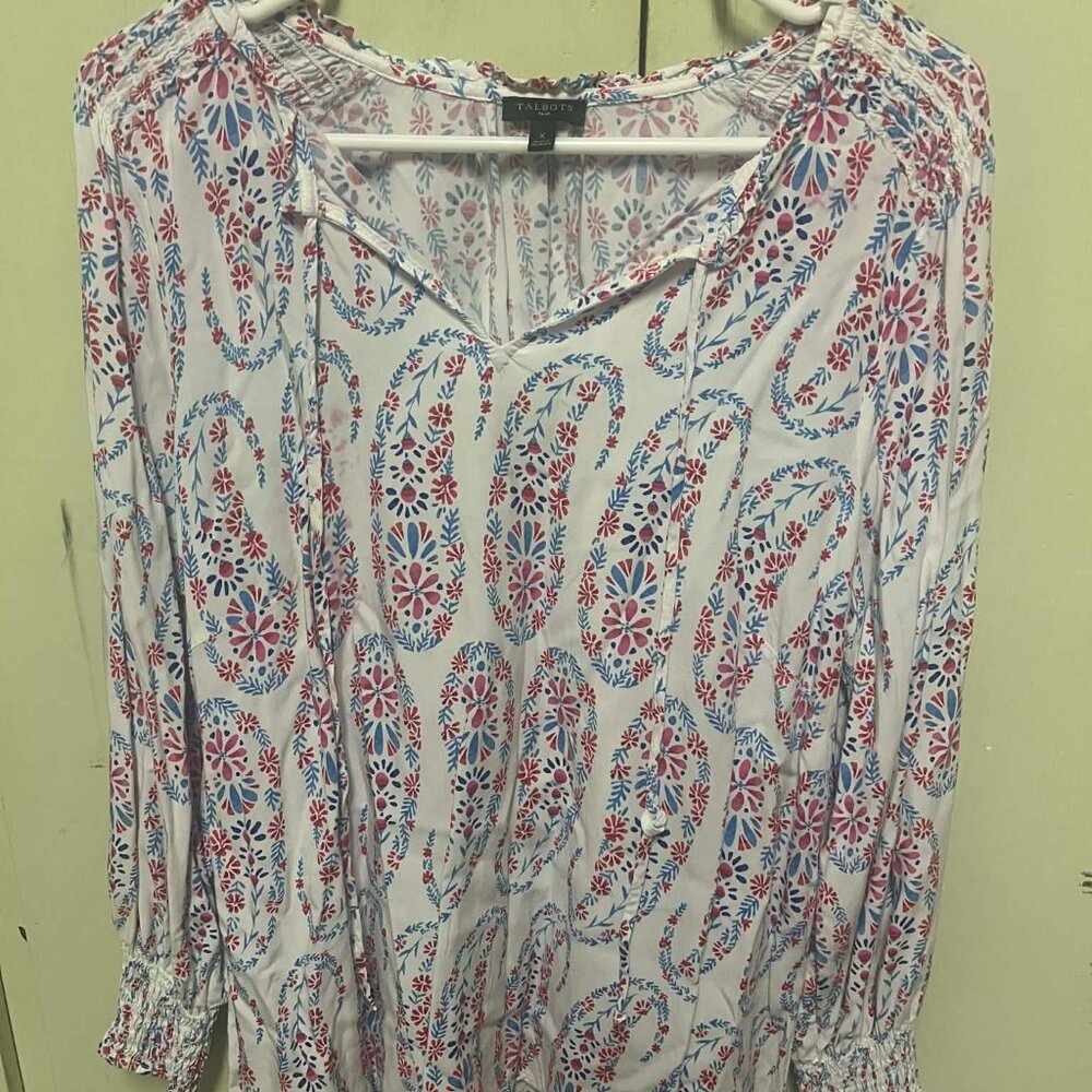 Talbots Plus size X V neck flowy paisley flowered blouse